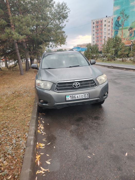 Продам тойота хайлендер гибрид