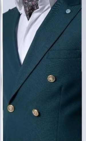 Костюм мужской двубортный