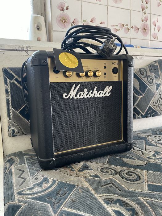 Marshall MG10 Gold