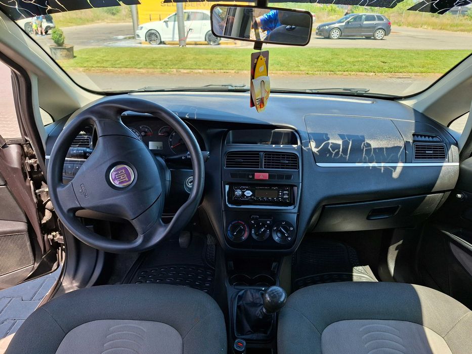 Masina auto Fiat Linea