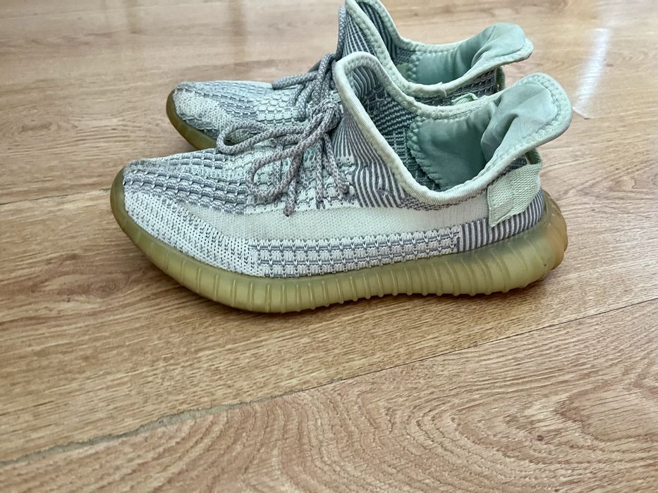 Кроссовки Yeezy Boost