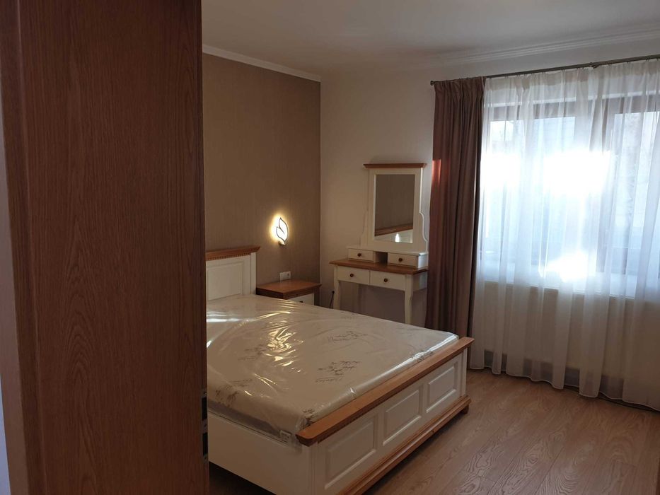 Apartament 100 mp  în Sibiu  zona Sub Arini - curte  -  ideal locuire / activitate profesională