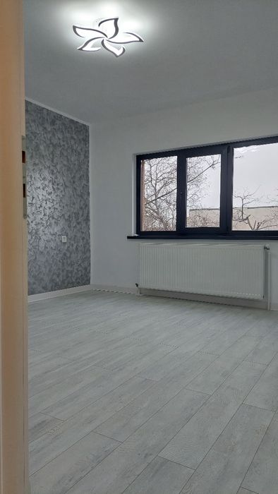 Proprietar vând apartament 2 camere decomandat în Galați.
