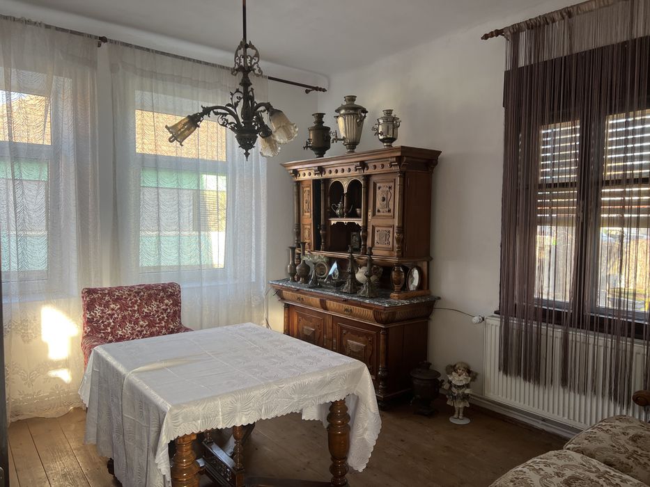 Casă de vânzare in centrul Ocnei Sibiului - langa strand