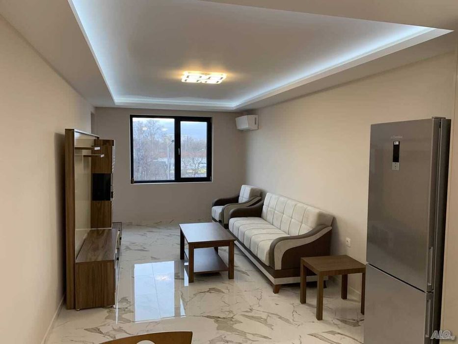 Двустаен апартамент в Младежки хълм