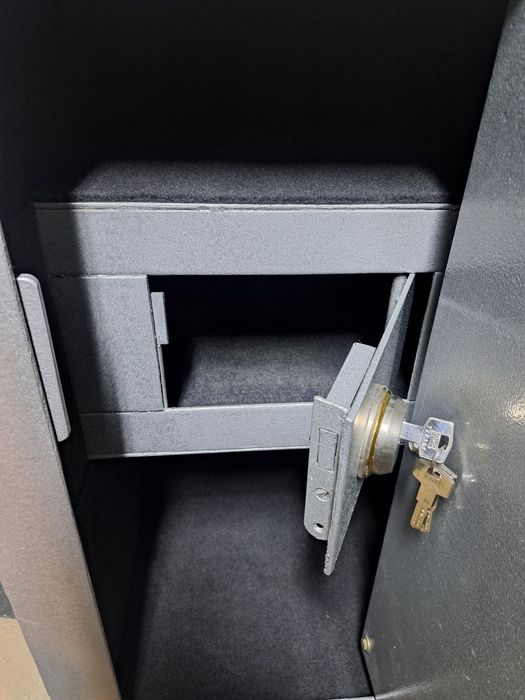 Сейф офисный кодовый