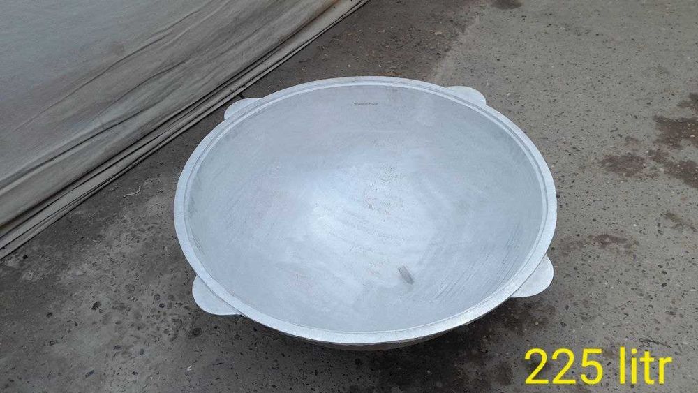 Duralumin, chugun qozonlar sotiladi