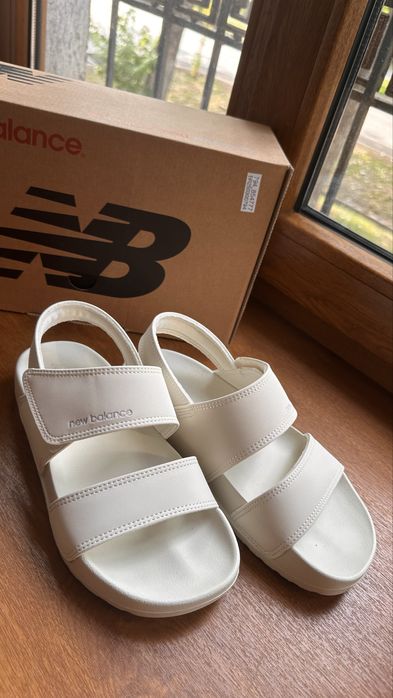 New Balance сандали