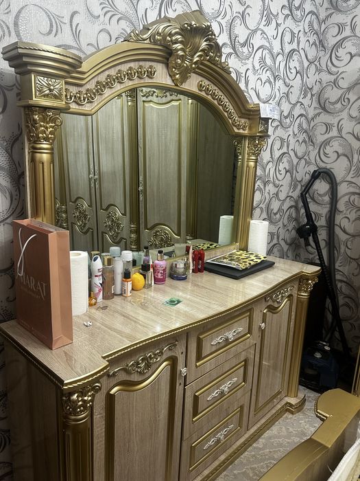 Spalni garnitur shkaf