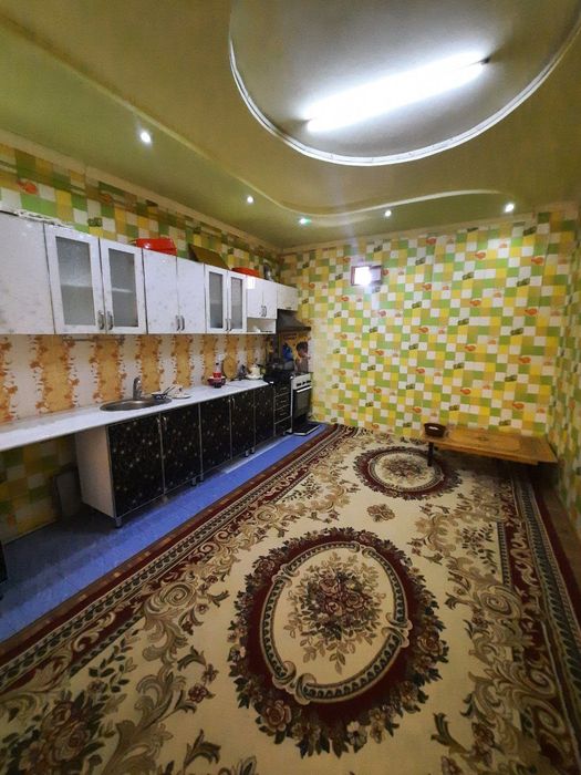 Farxod savxos 6 sotix xovli sotiladi