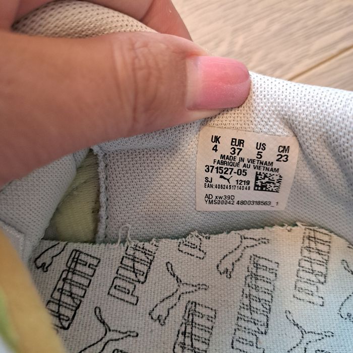 Adidasi Nike mar37
