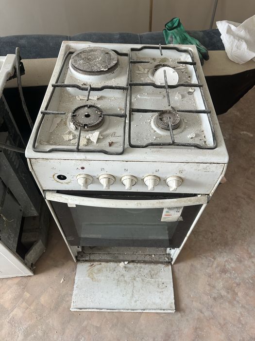 Холодильник, газ плита, электроплита
