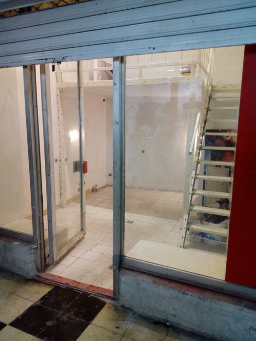 Дава се под наем Магазин в София, Център - 18 кв.м за 255 € - Снимка #10