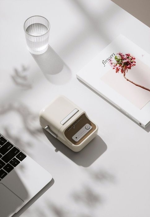 МИНИ принтеры  NIIMBOT B21 , в комплекте с рулоном наклеек .