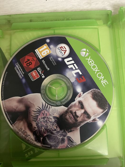 Продам Xbox one S 1tb