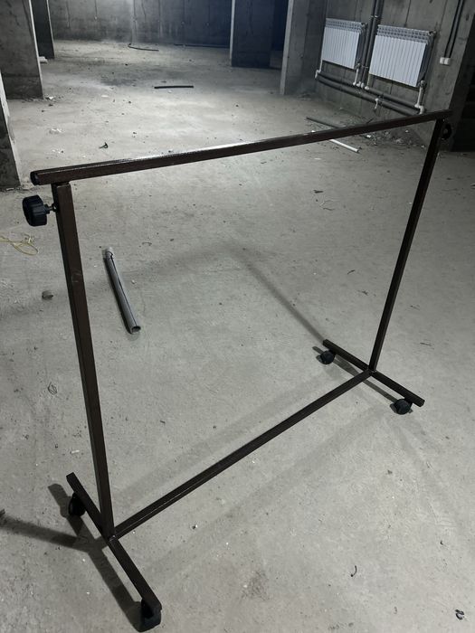 Напольные вешалки