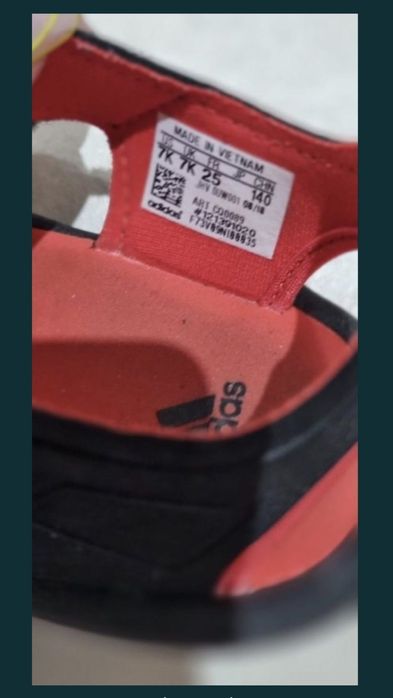 Sandale baietel alb cu albastru si rosu cu negru