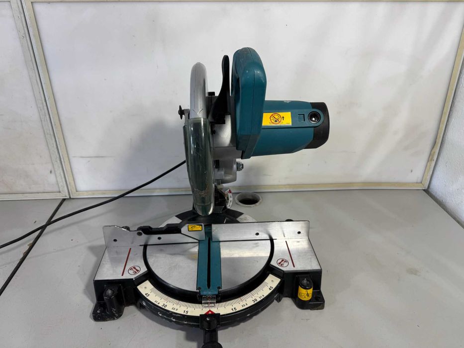 Циркуляр пендула - Makita MLS100/ 1500W / 255 mm
