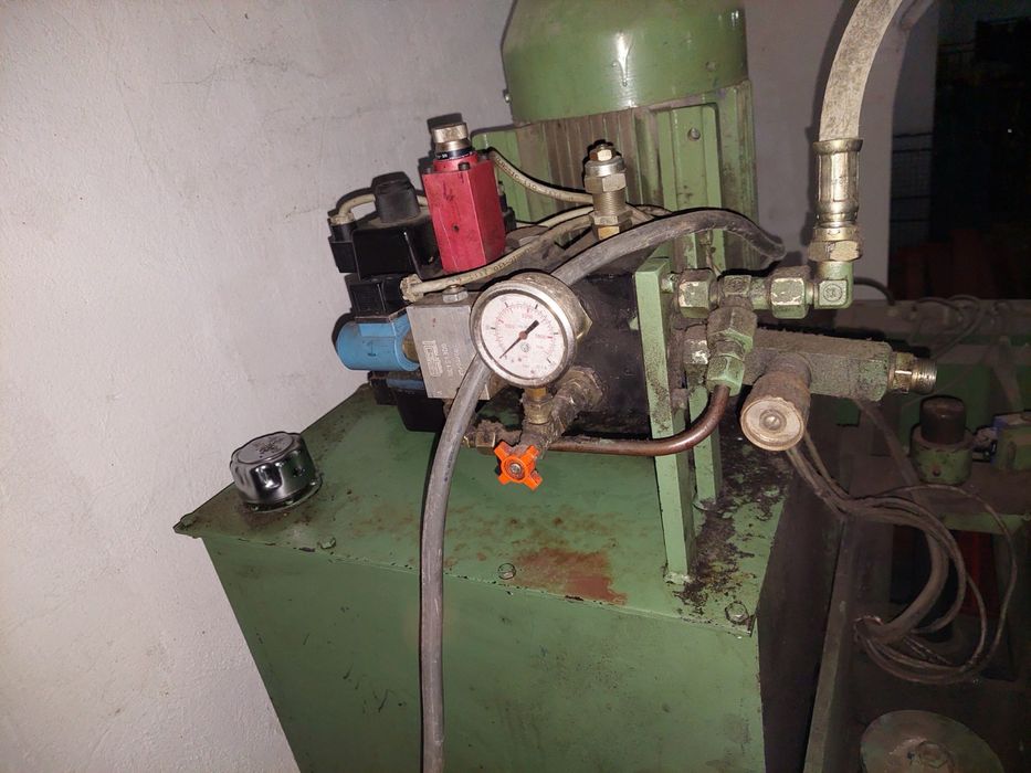 Преса/балировачка за дрехи