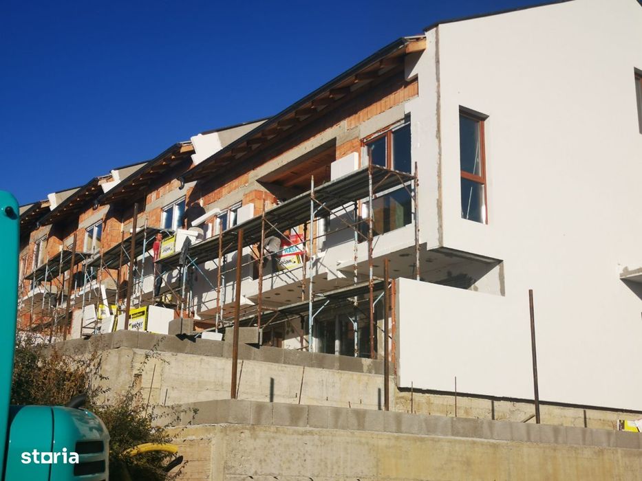 Apartament de 4 camere in vila cu gradina si 1 loc de parcare