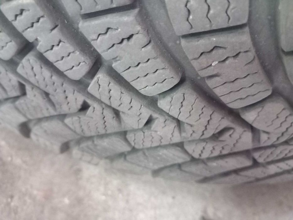 215/65 R16 Falken