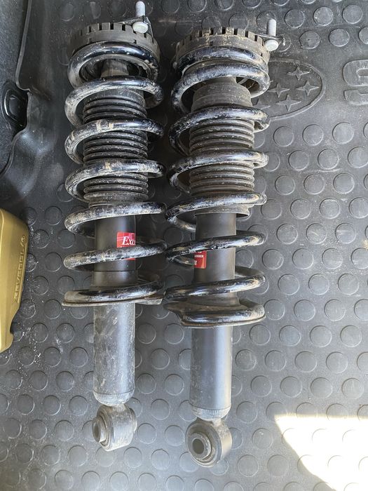 Чисто нови амортисюри Комплект за Subaru legacy B13 комби