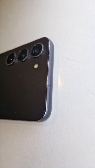 Samsung s23 в отличном состоянии
