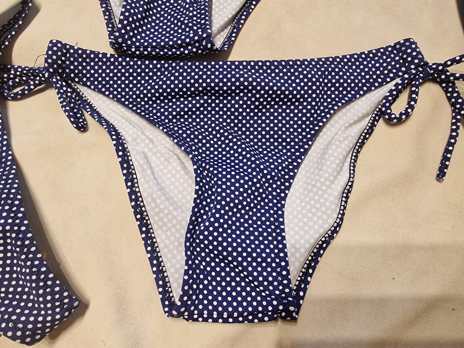 Нови. Долнища на бански 38,42 размери