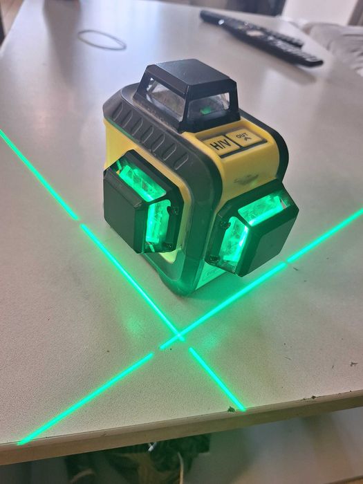 Лазарен нивелир Topmaster