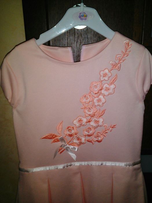 Много запазена  Рокля  р-р128