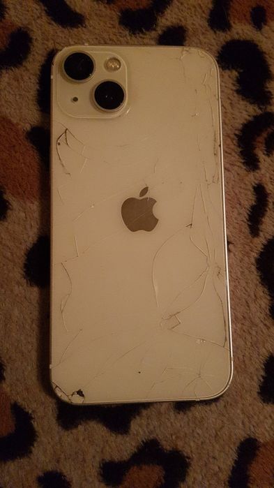 Vând sau schimb iphone 13