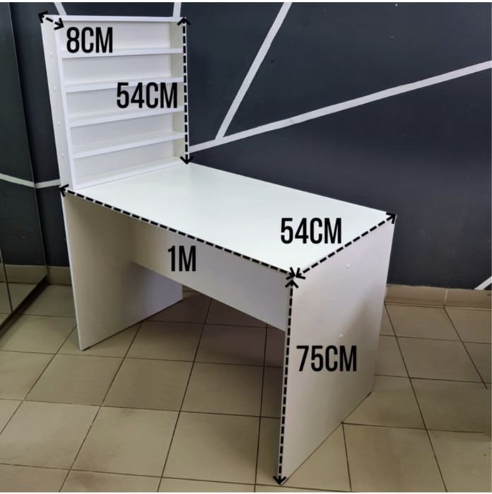 Срочно продам маникюрный стол