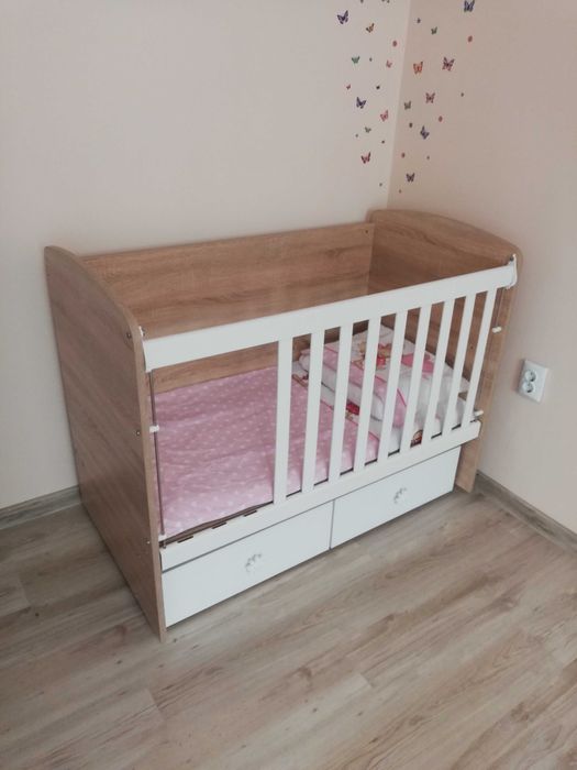 Дървена кошара с матрак