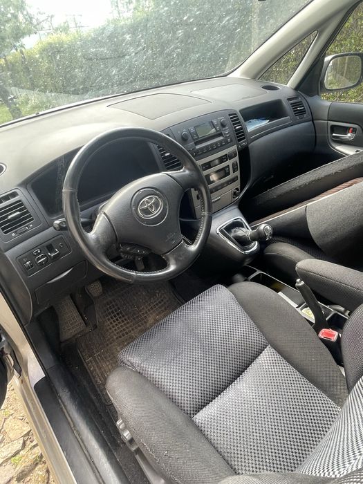 Toyota Corolla Verso 2.0 D-4D дизел за части