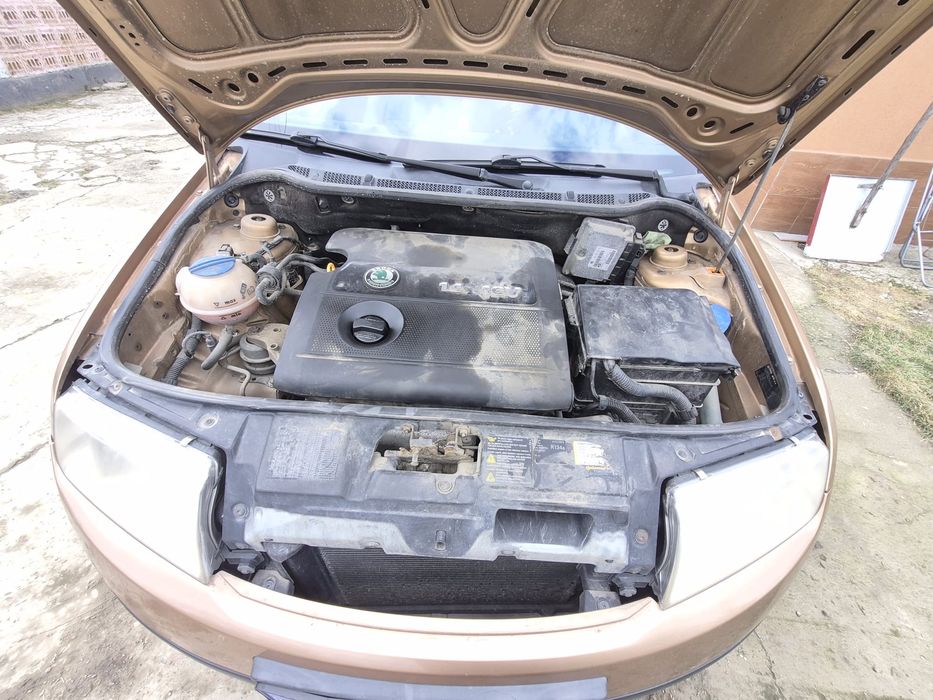 Vând skoda fabia 1.4 benzina an 2002