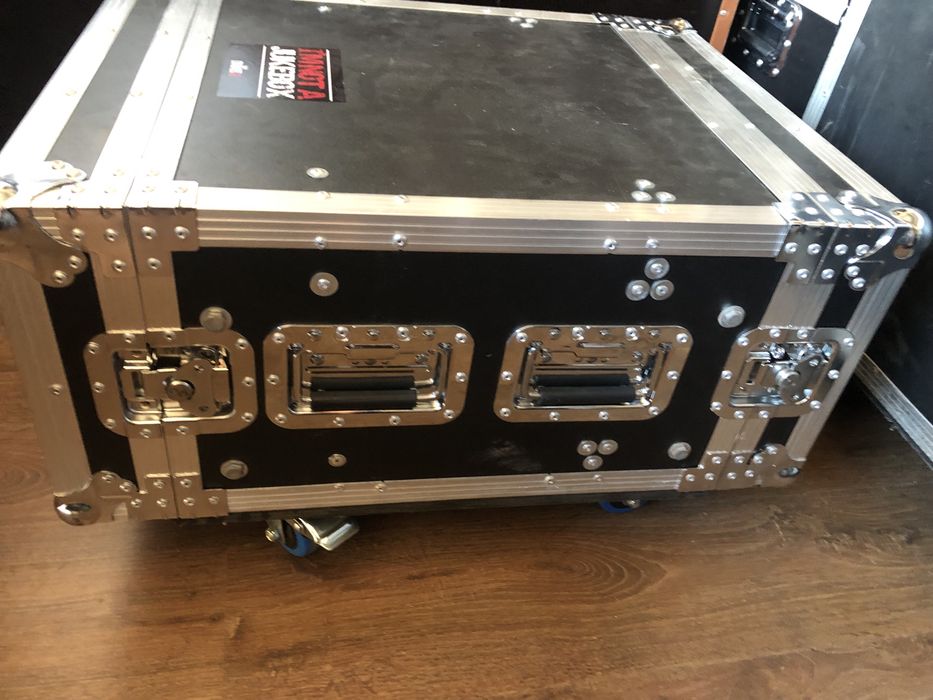 QSC PL 380  Amplificator