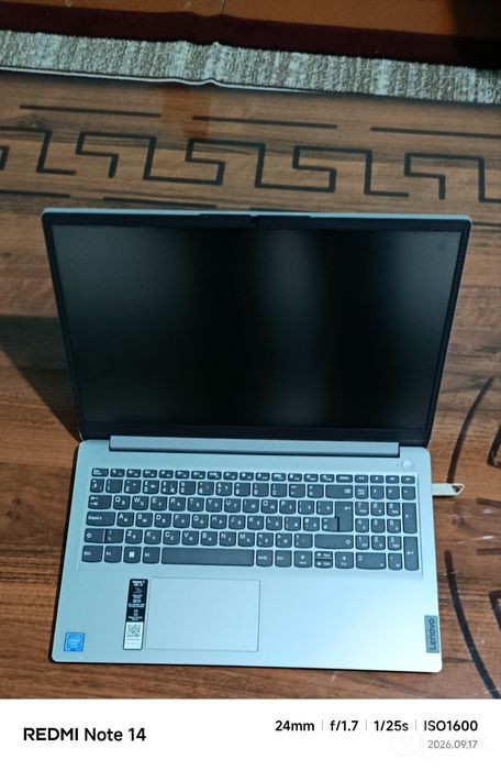 Lenovo Noutbuk sotiladi