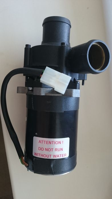 Продам прокладки, ролик и помпу