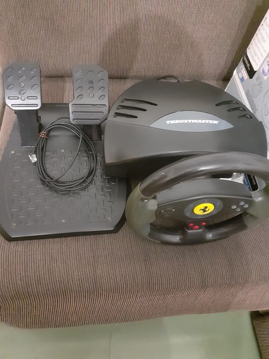 Volan Thrustmaster ferrari GT