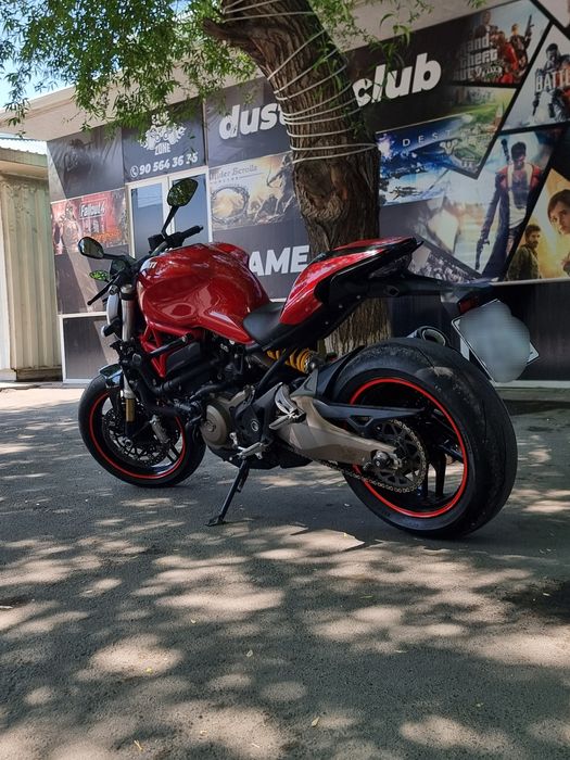 Ducati monster 821