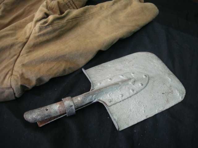 Лопата СССР клепанная ,  отбойник и дрель СССР Рабочее