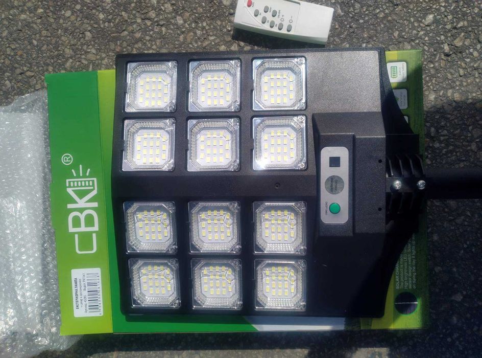 Соларен LED прожектор 200W – мощна светлина, дистанционно и сензор