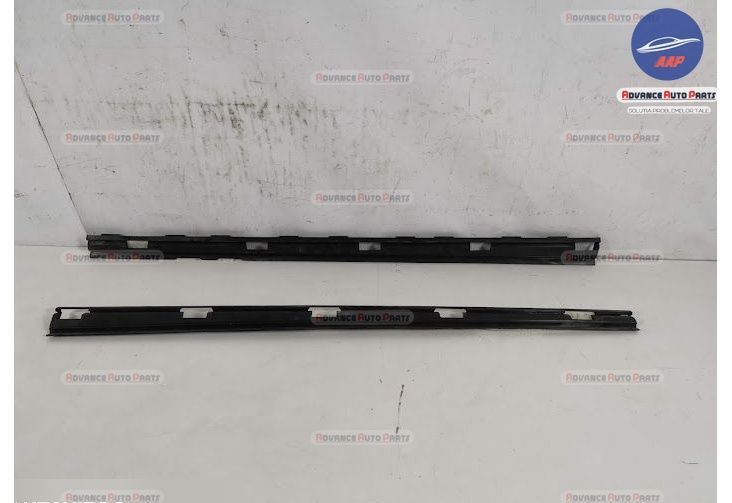 Ляв и десен праг / Лайстна подложка оригинал Мерцедес-Бенц / Mercedes-