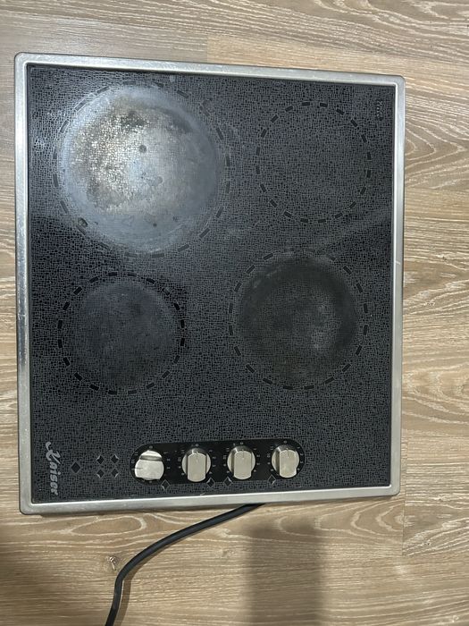 Продам встраемую электроплиту