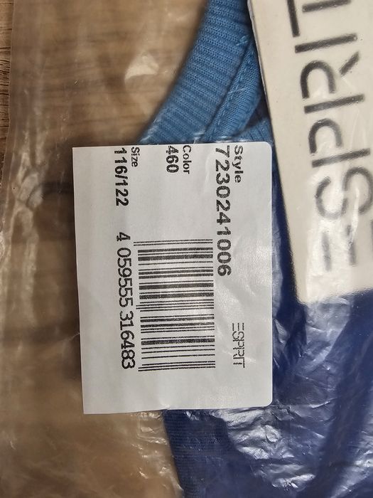 Продавам - чисто нови детски тениски Esprit размер 92 и 116-122