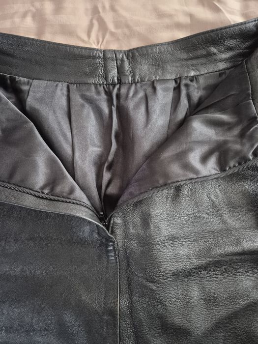 Уникално моделче кожена пола