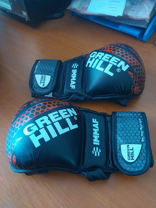 Продам б/у перчатки, М размер