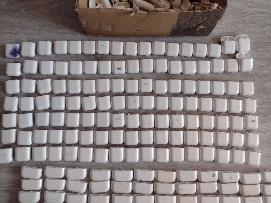 Лот от Apple Airpods Case 1/2/PRO