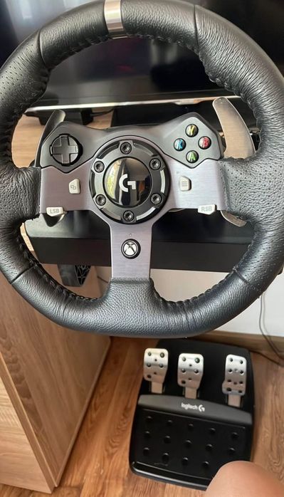 Vând volan Logitech g920