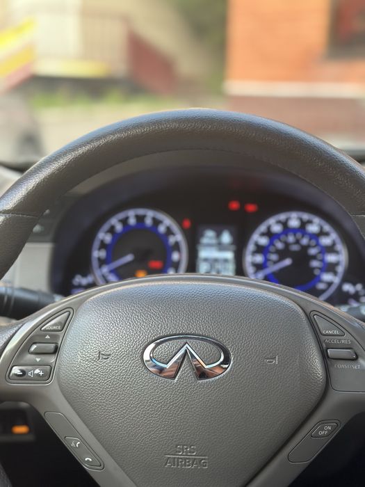 Продам автомобиль Infiniti G 37